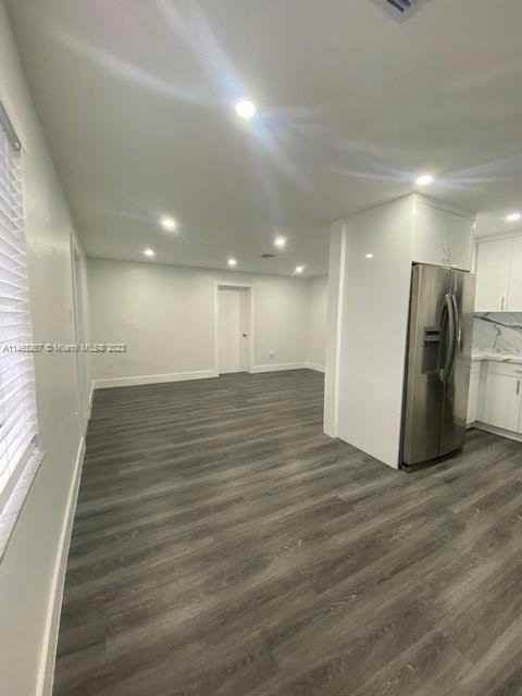 650 Se 1st Pl - Photo 3 of 8