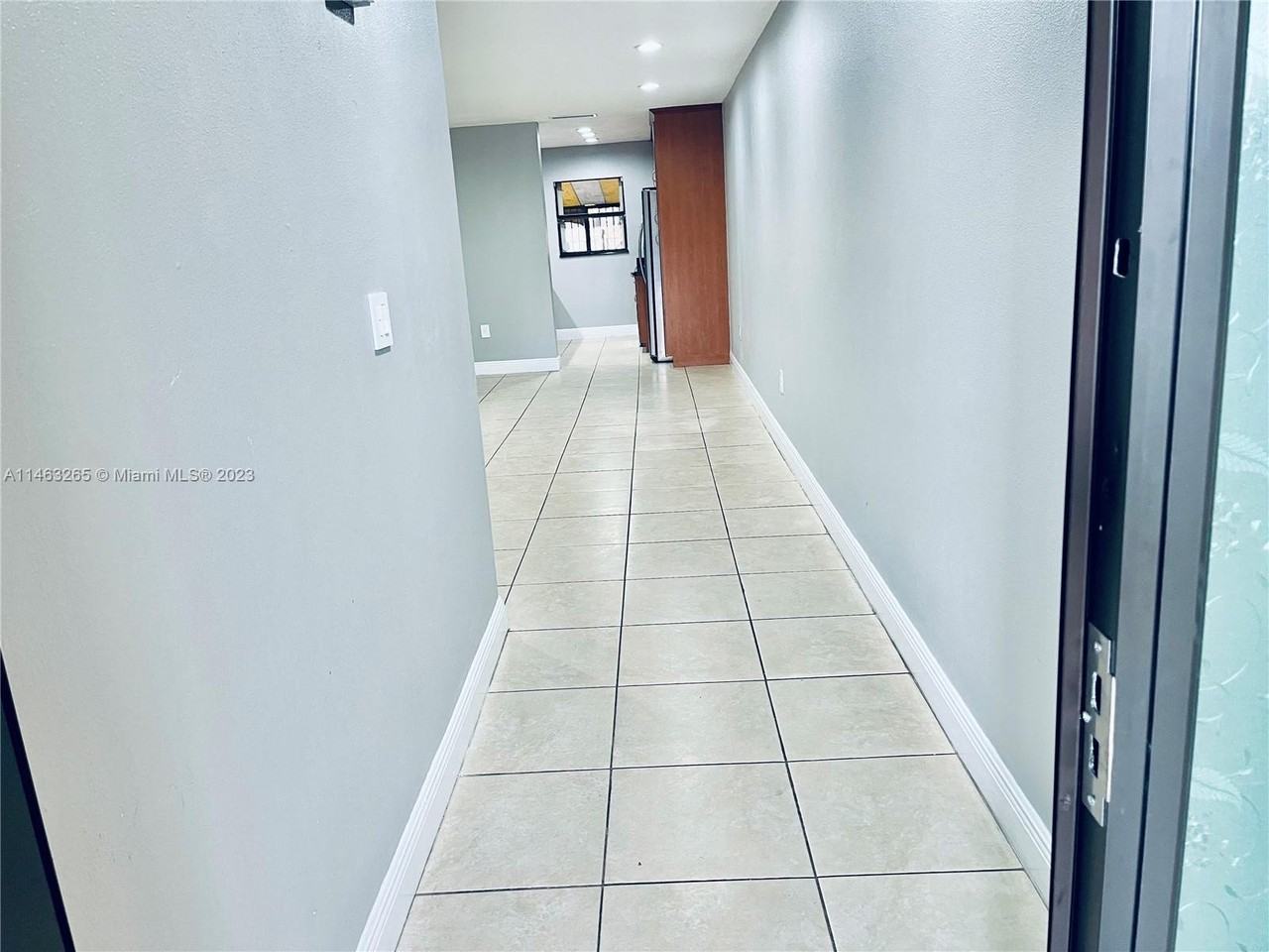 15811 Kingsmoor Way - Photo 3 of 8