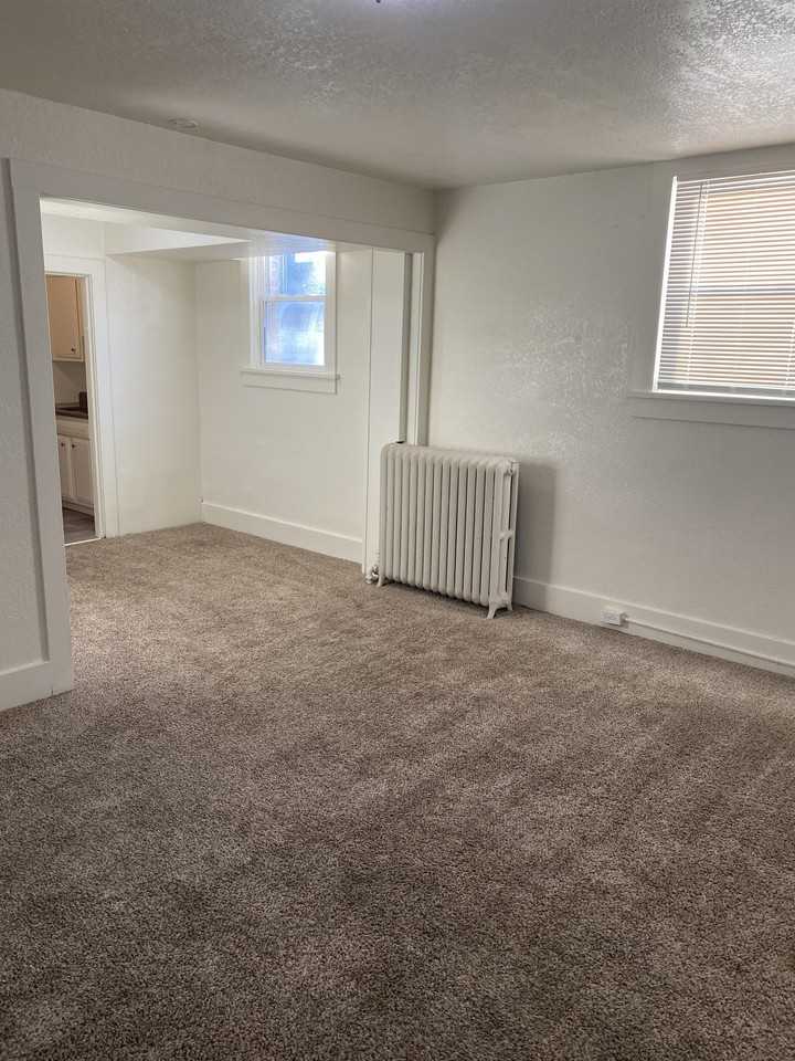 604 6th Ave #6 - Photo 2 of 11