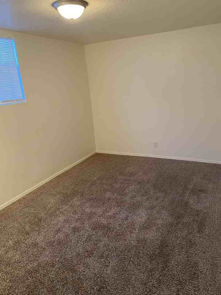 604 6th Ave #6 - Photo 7 of 11