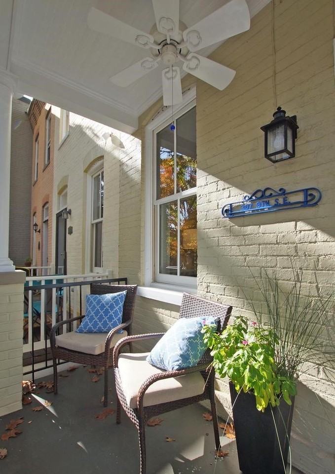 307 9th St Se #1 - Photo 2 of 20