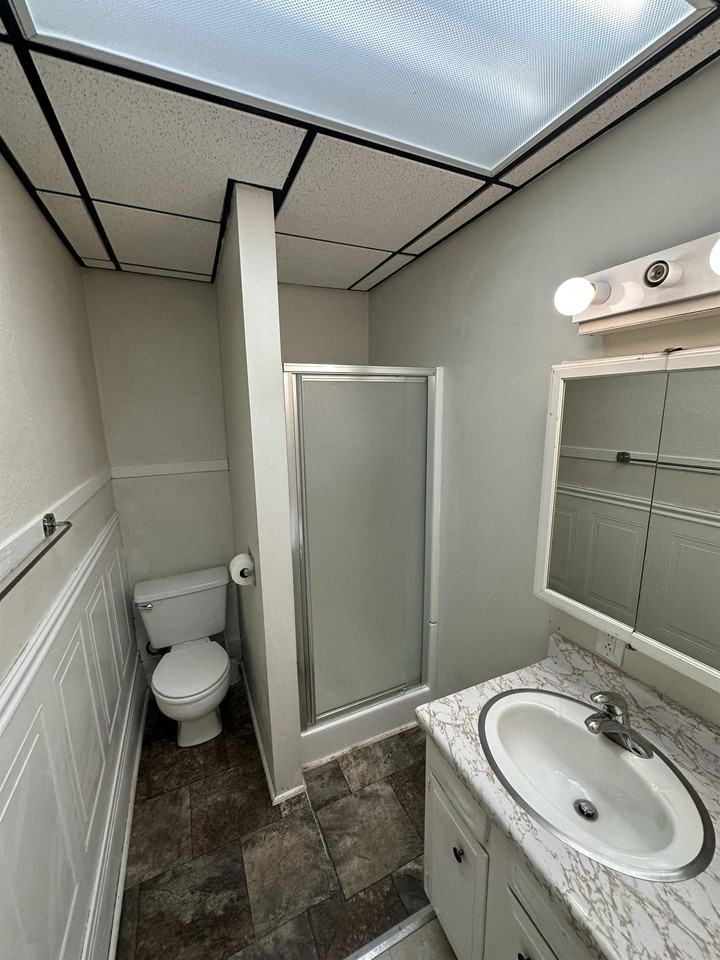 633 3rd St #633 - Photo 4 of 9