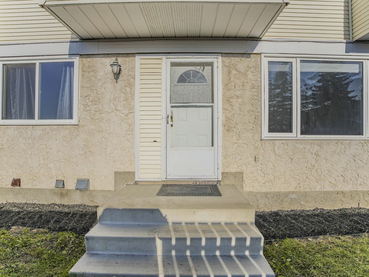 650 Grandin Drive #17 - Photo 2 of 20