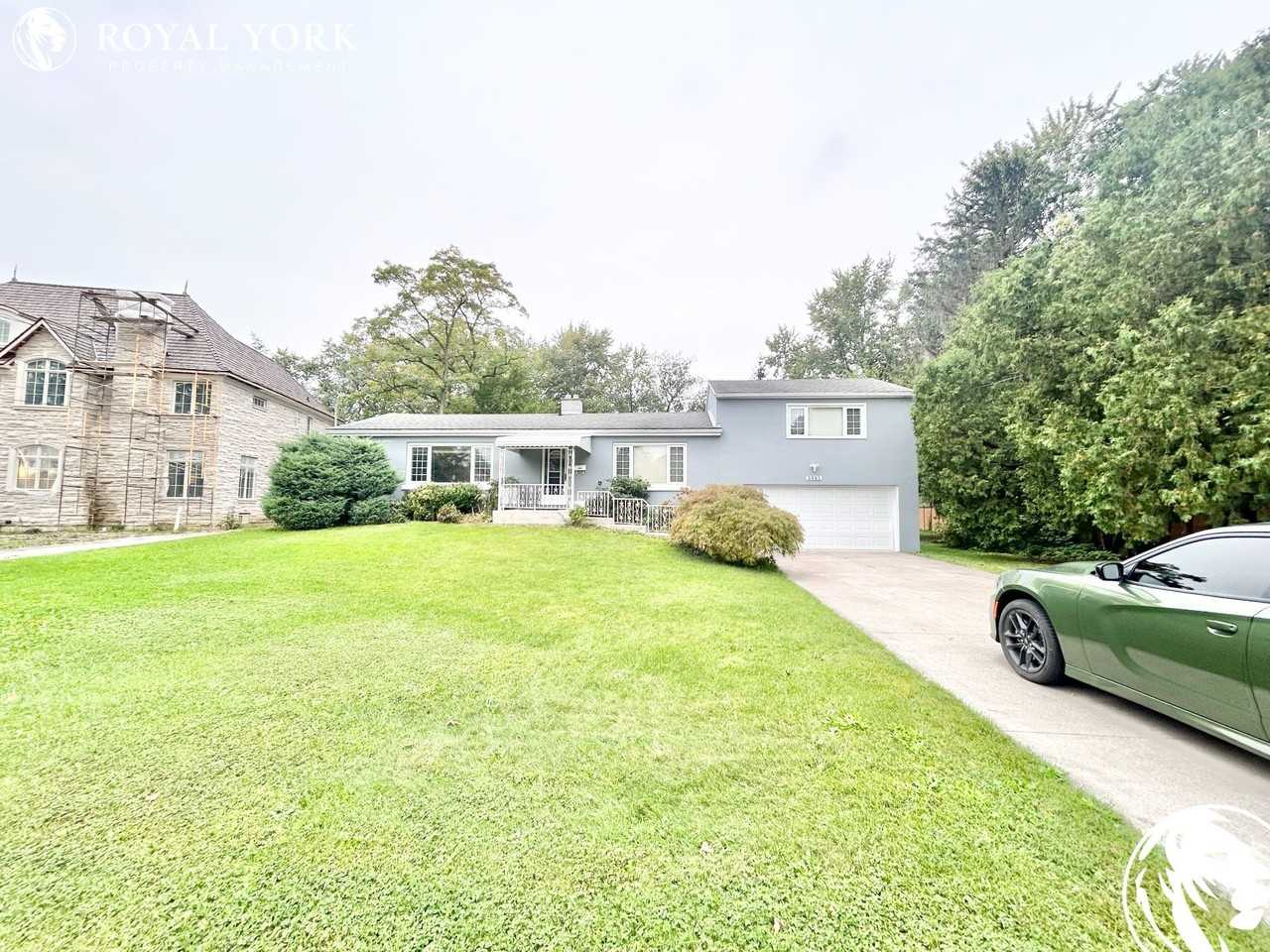 3985 Roseland Dr E, Windsor, ON N9G 1Y5 4 Bedroom House for 2,645