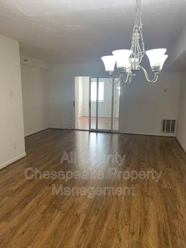 333 Sweet Briar Ct - Photo 2 of 15