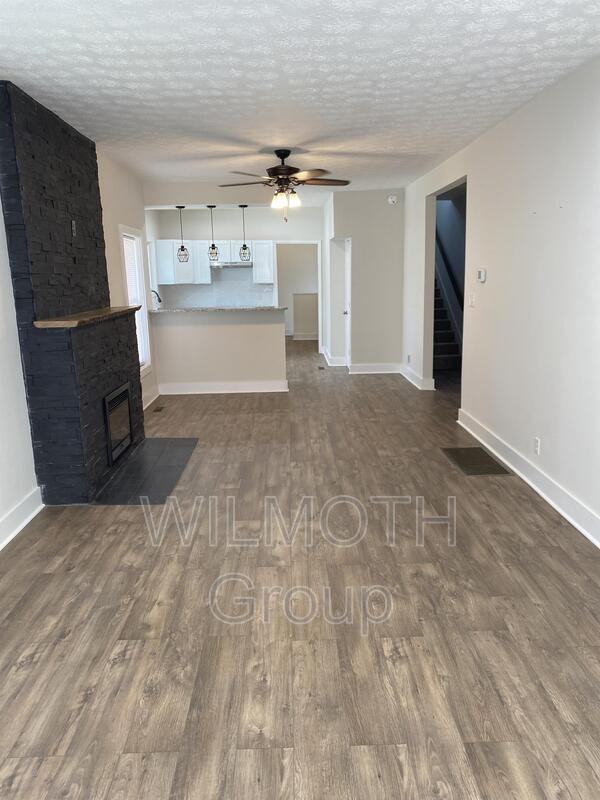 340 W 38th St - Photo 2 of 13