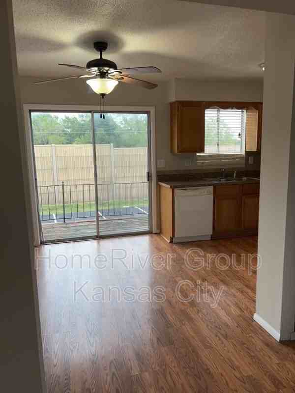 9263 Nieman Rd - Photo 3 of 8