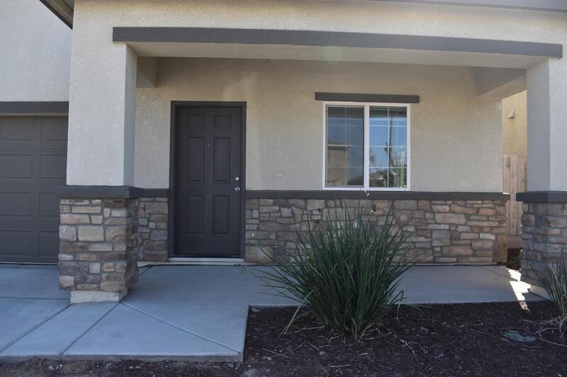 4238 Freemark Ave - Photo 4 of 38
