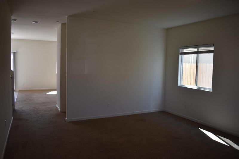 4238 Freemark Ave - Photo 5 of 38