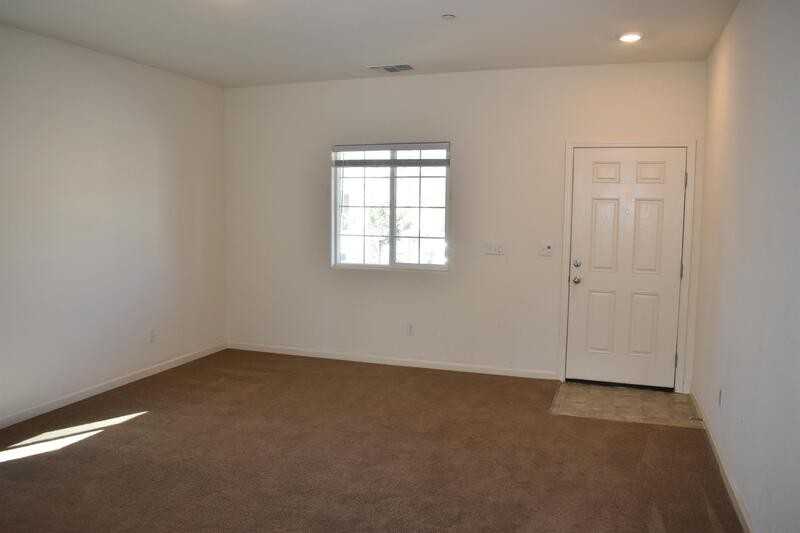 4238 Freemark Ave - Photo 6 of 38