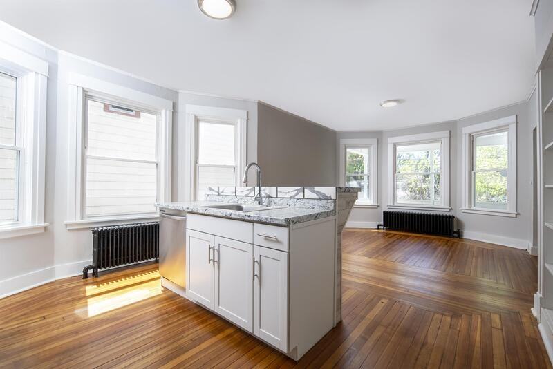 437 Hamilton St - Photo 3 of 24
