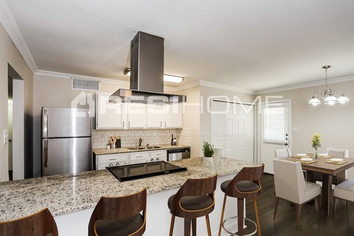 1109 Santa Fe Trl - Photo 3 of 17