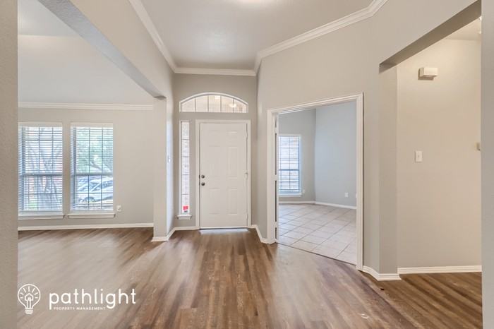 2211 Knob Hill Dr - Photo 2 of 21