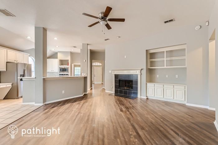 2211 Knob Hill Dr - Photo 3 of 21