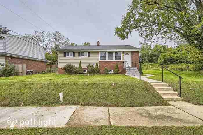 2012 Royal Garden Dr - Photo 2 of 21