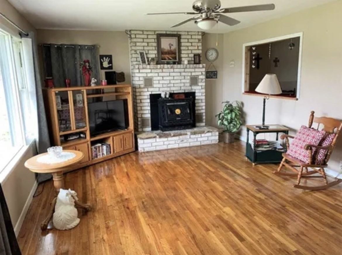 503 Avenue B #NA - Photo 2 of 10