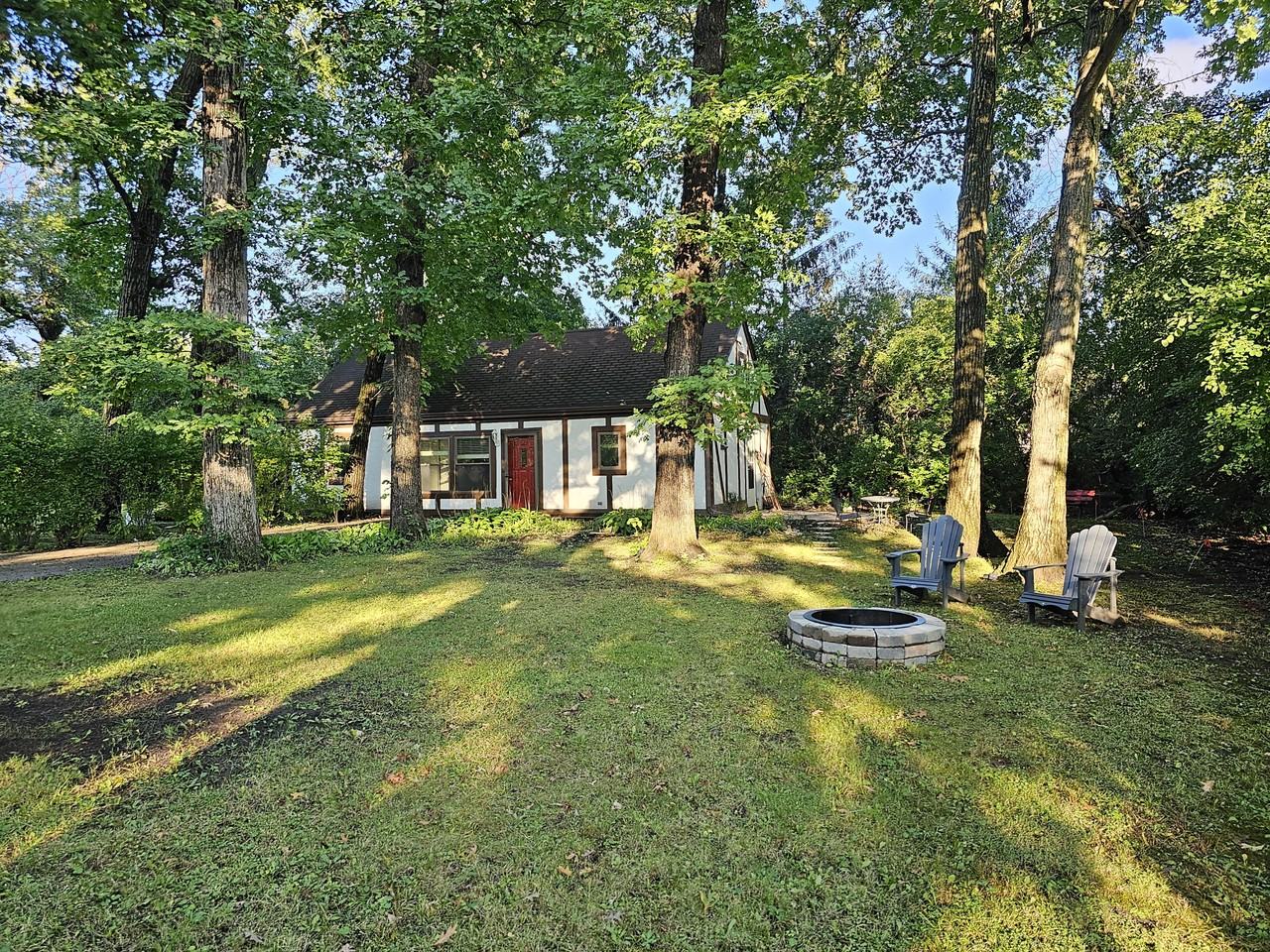 617 W Everett Rd - Photo 3 of 13