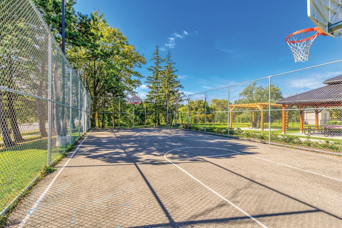 Knightsbridge Kings Cross Apartments 3 Knightsbridge Rd, Brampton, ON