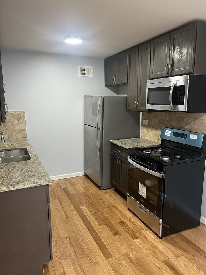 642 Gray Ct #0 - Photo 4 of 12