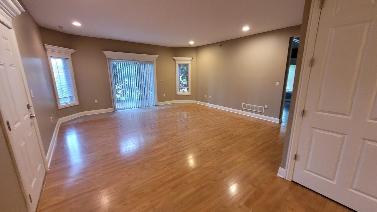 7600 Lions Gate Pkwy #7600 - Photo 3 of 8