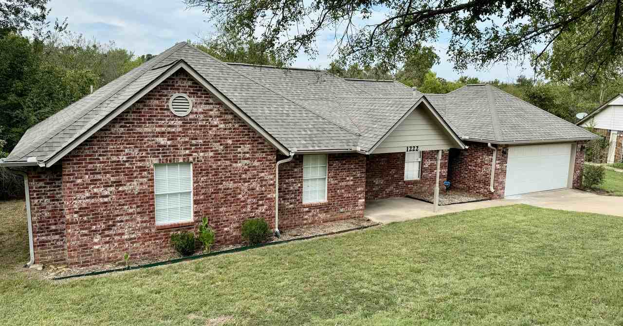 1222 North Moccasin Street - Photo 3 of 20