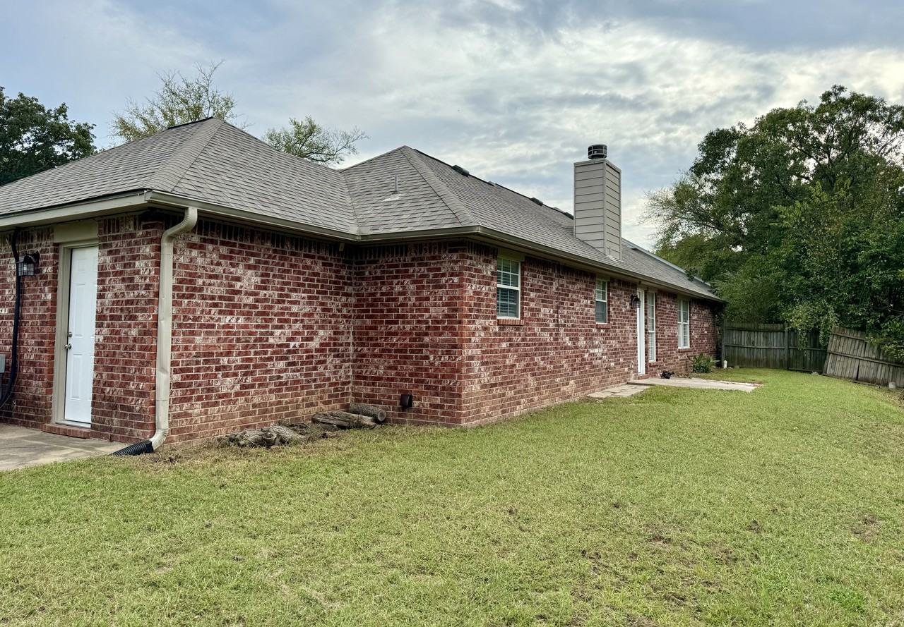 1222 North Moccasin Street - Photo 4 of 20