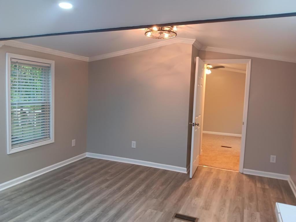 635 N Kings Hwy - Photo 3 of 12