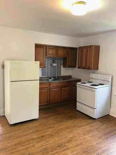 121 Sumner Ave - Photo 3 of 13