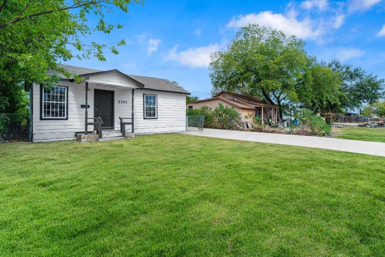 2743 Culebra Rd - Photo 2 of 22