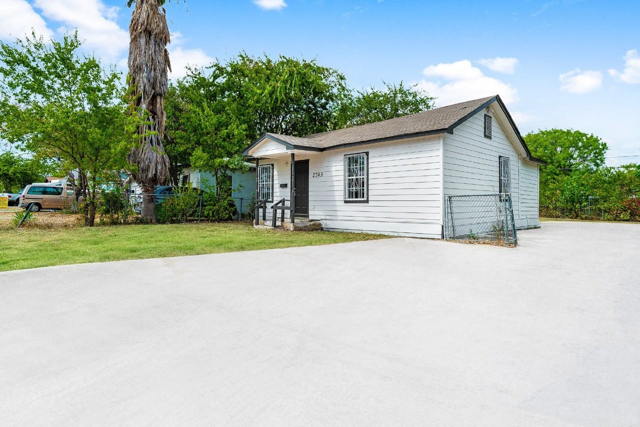 2743 Culebra Rd - Photo 3 of 22