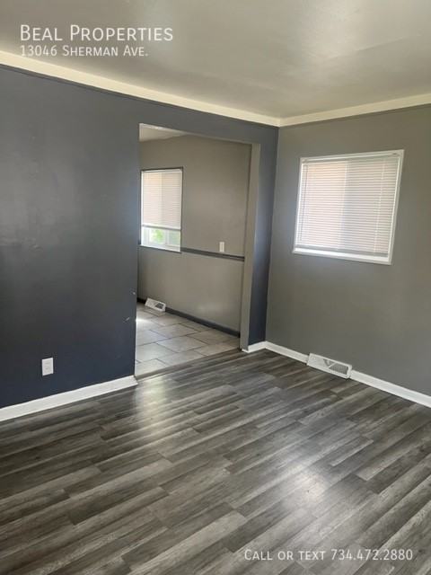 13046 Sherman Ave - Photo 2 of 16