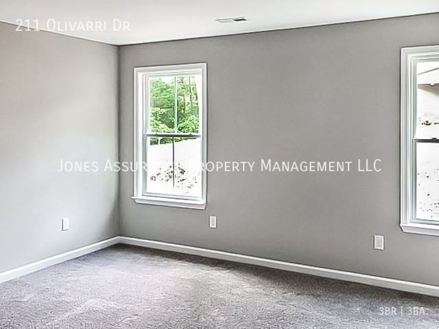 211 Olivarri Dr - Photo 5 of 11