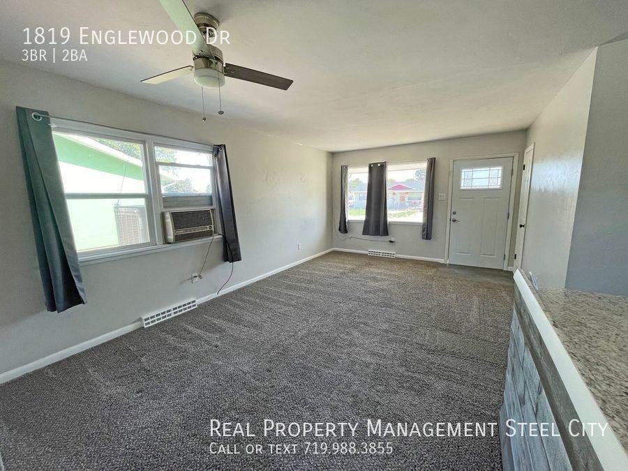 1819 Englewood Dr - Photo 3 of 14