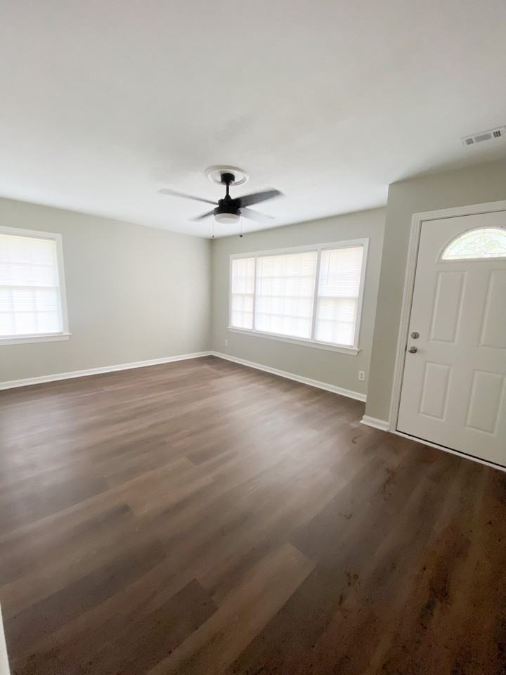 206 Lee St #NA - Photo 2 of 9