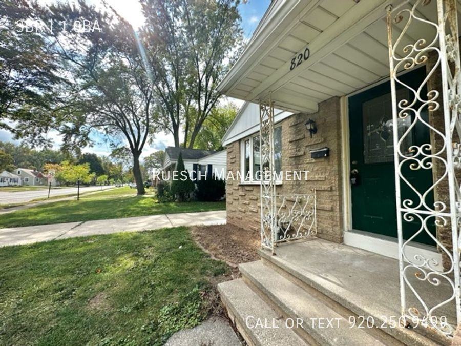 820 S Oneida St - Photo 3 of 34