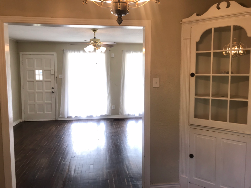 2129 W Lotus Ave - Photo 5 of 17