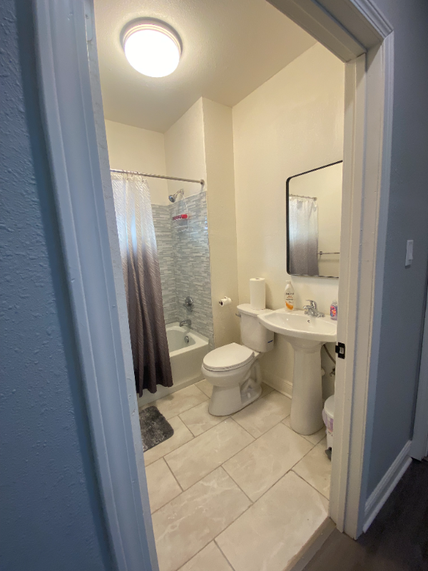 3509 W 10th St - Photo 6 of 9