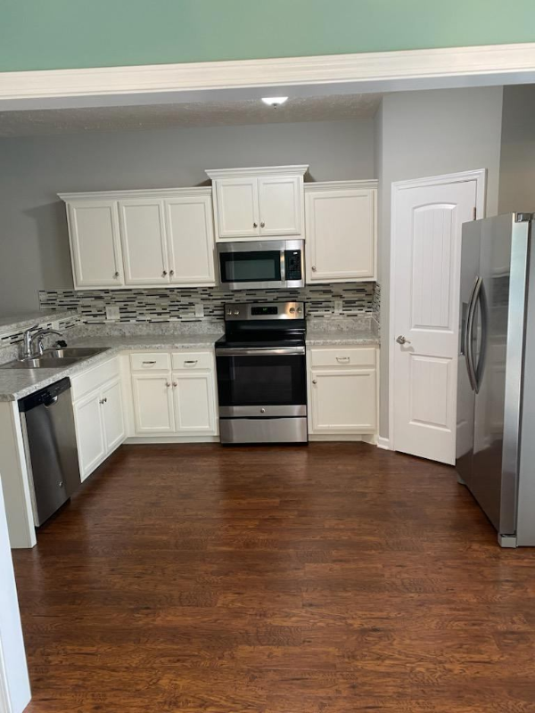 2341 New Holland Cir - Photo 2 of 18