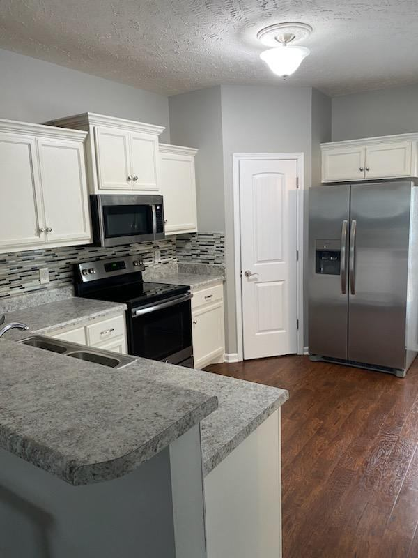 2341 New Holland Cir - Photo 3 of 18