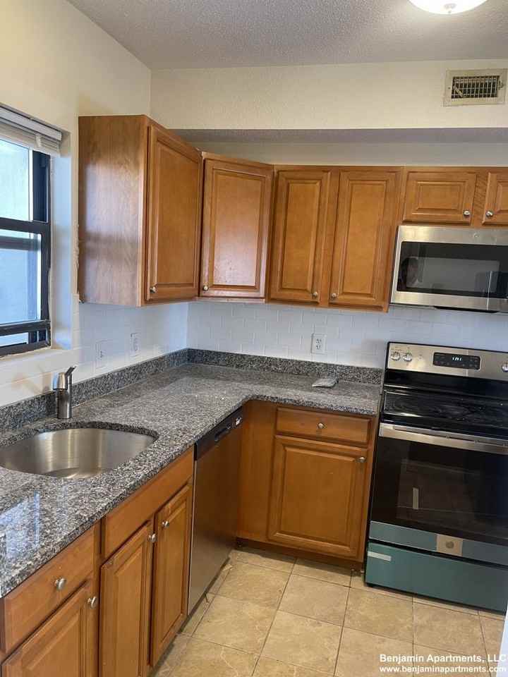 57 Riverside Ave #17G - Photo 2 of 24