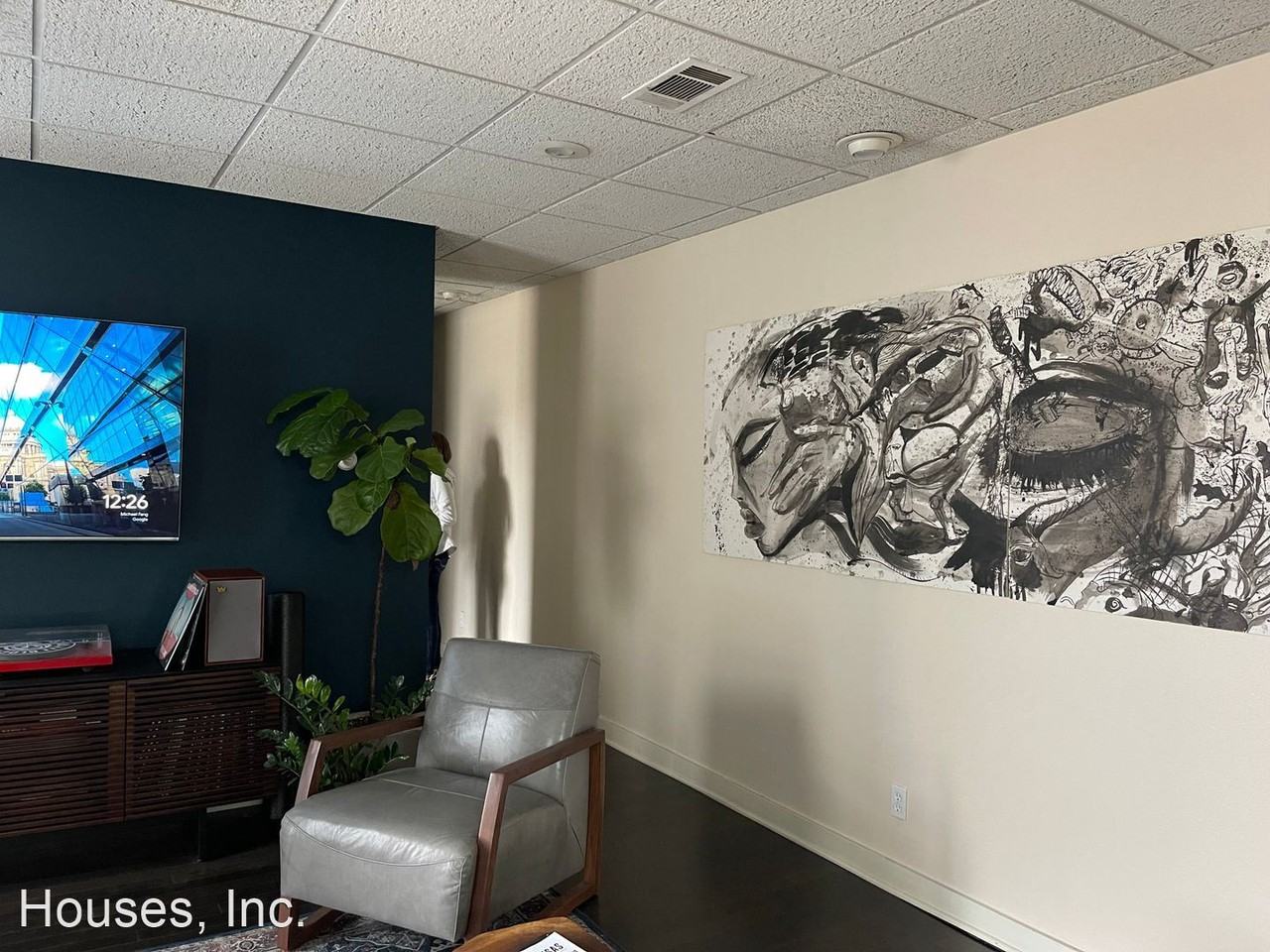 31 E. Center - Photo 2 of 19