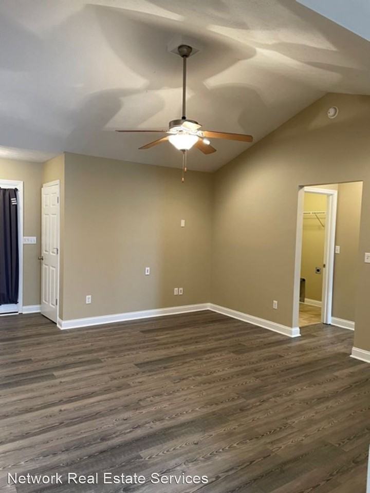 198 Applewood Ln - Photo 2 of 13