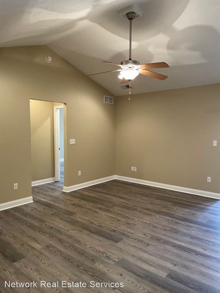 198 Applewood Ln - Photo 3 of 13