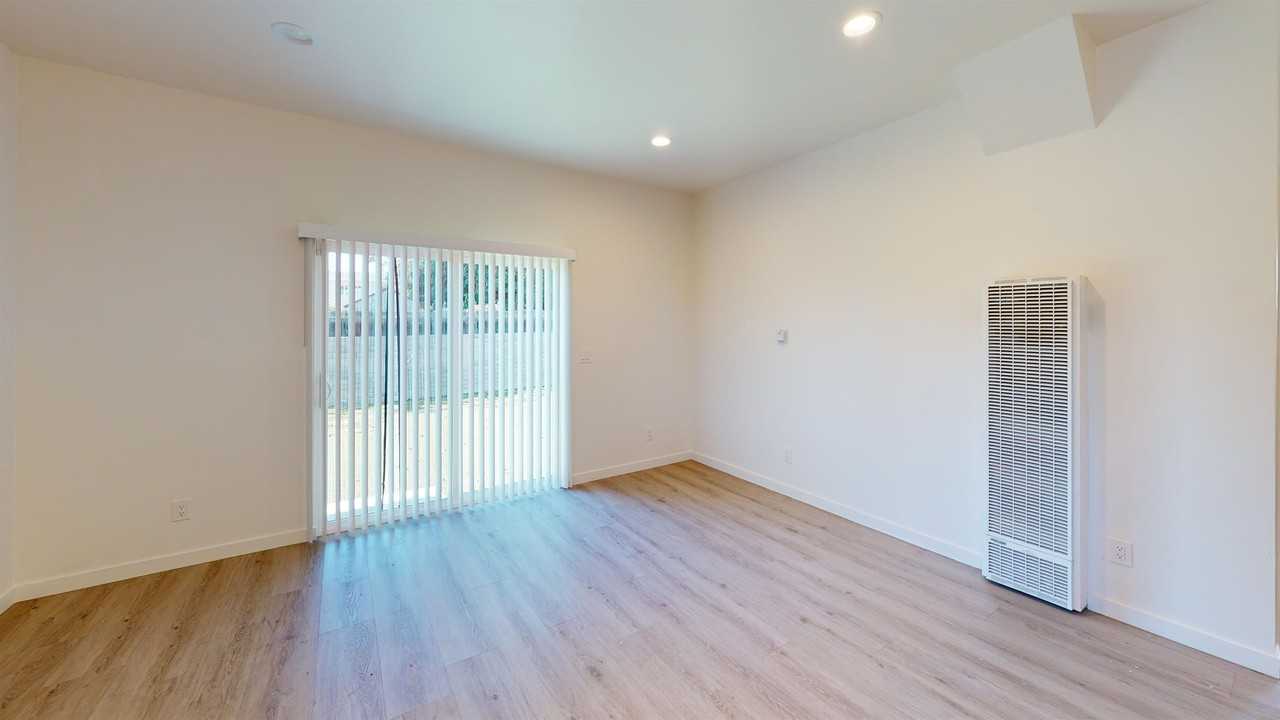 6223 Hobart St #1 - Photo 6 of 13
