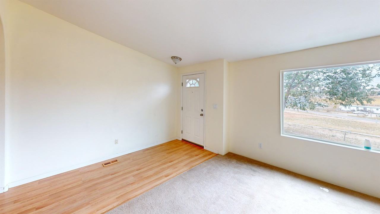 360 Trescartes Ave #1 - Photo 3 of 20