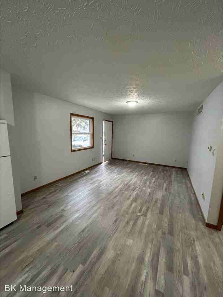511 A/B Tuttle Avenue - Photo 3 of 8