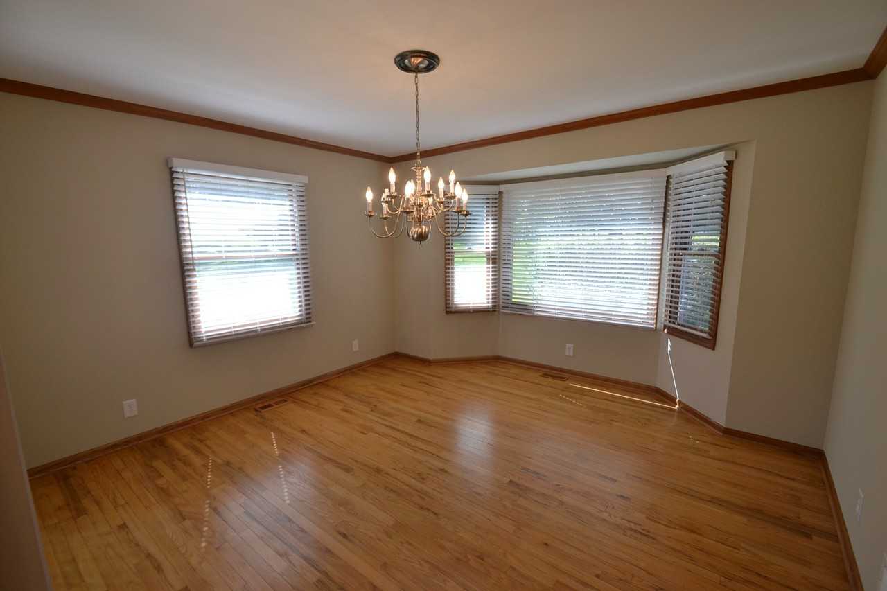 42W631 W Mary Dr - Photo 2 of 7
