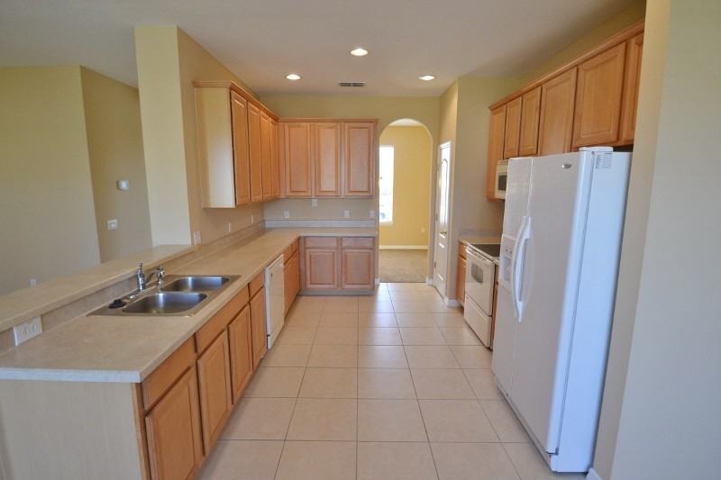 3125 Grasmere View Pkwy N - Photo 3 of 9