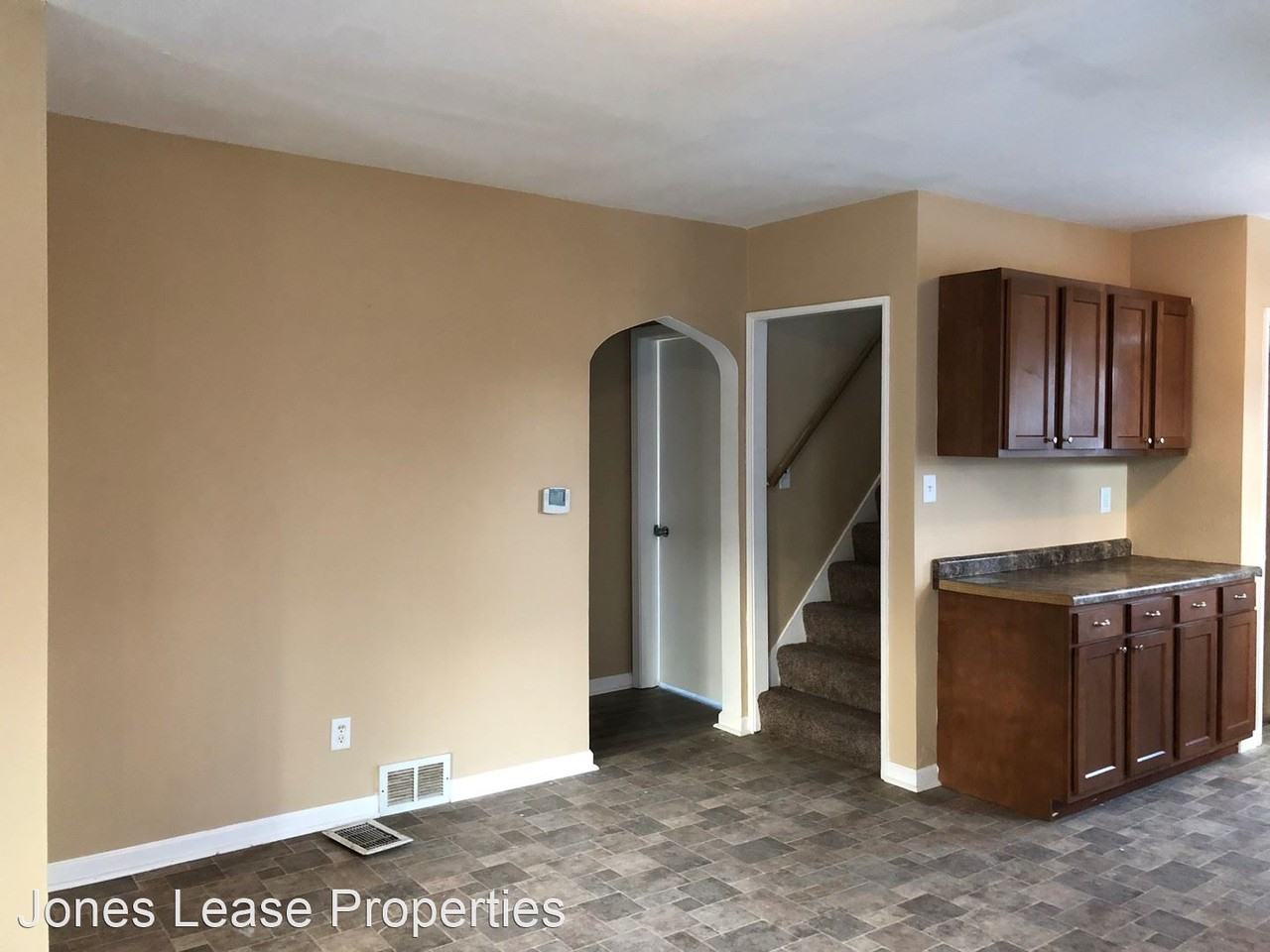 2105 37th St - Photo 3 of 15