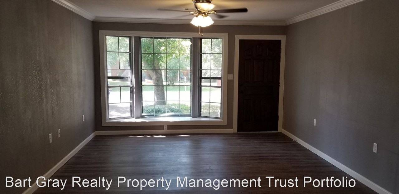 708 Magnolia St - Photo 2 of 14